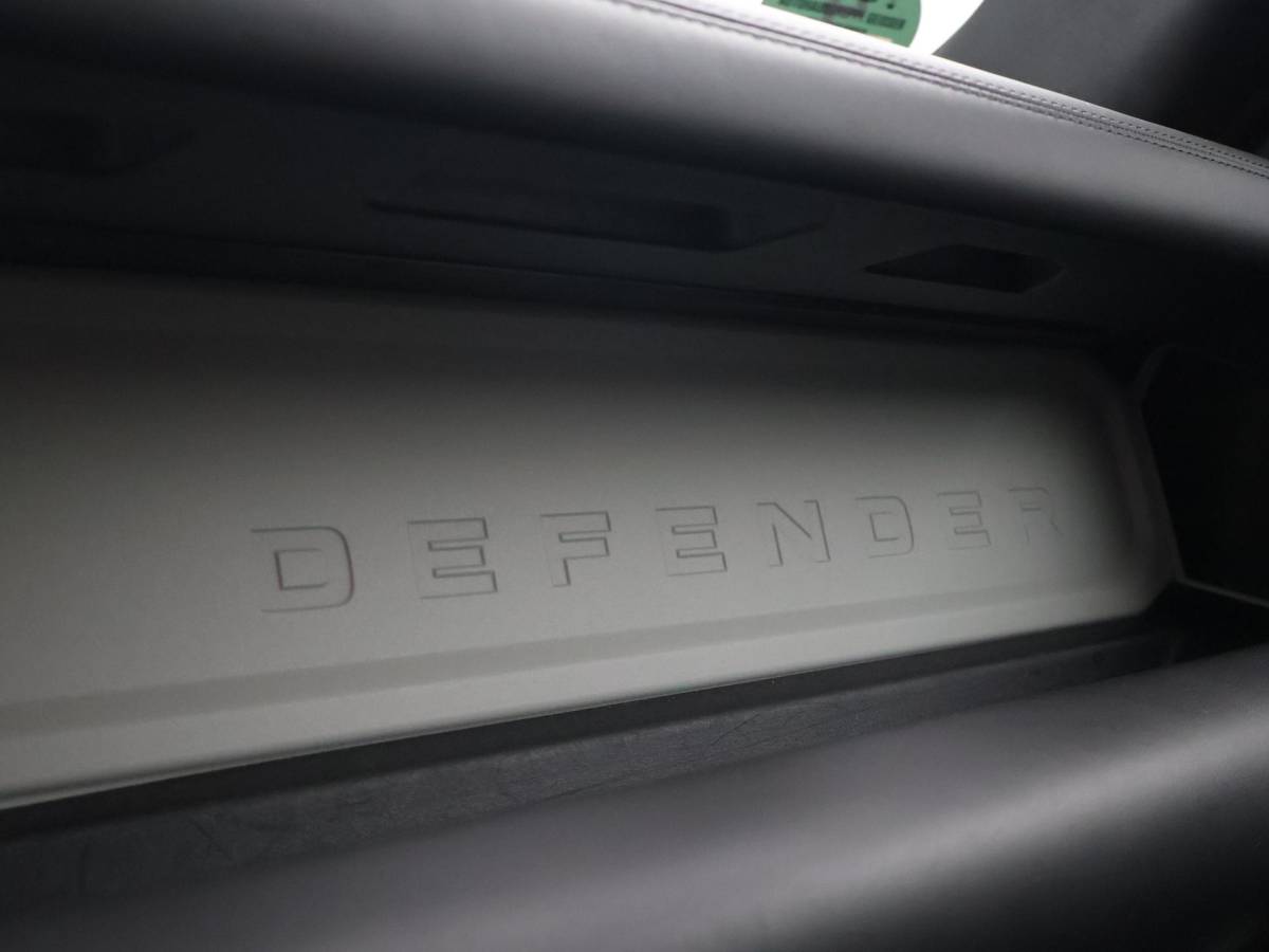 Land Rover Defender Land Rover Defender 3.0 P400 6-CILINDER BENZINE GRIJS KENTEKEN HSE + PANORAMA | HEAD-UP | TREKHAAK | 360 CAMERA