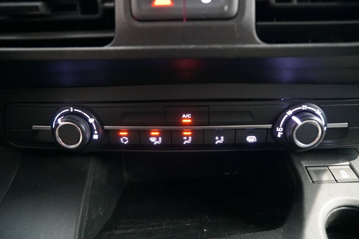 Citroën Berlingo Citroen Berlingo 1.5 BlueHDI Control + NAP / IMPERIAAL / BLUETOOTH
