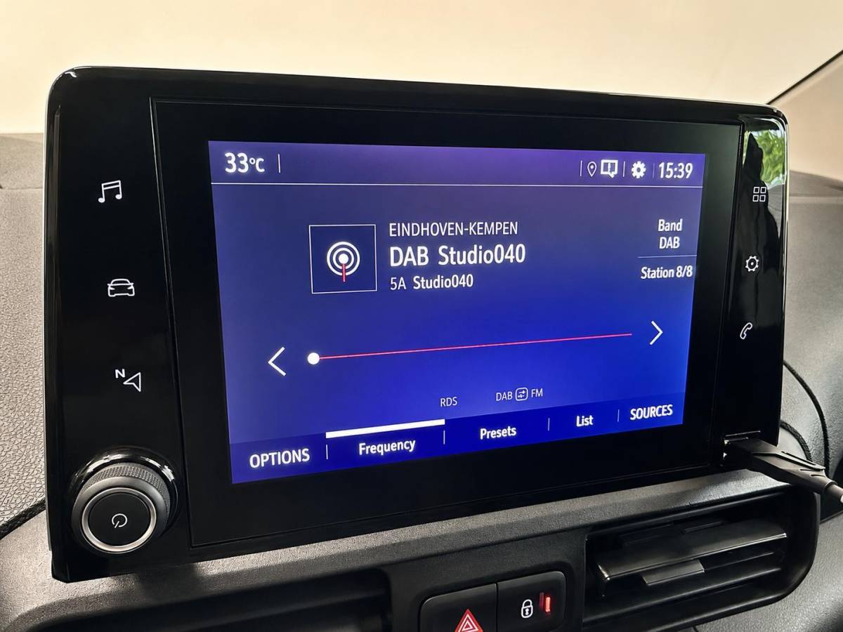Opel Combo Opel Combo 1.5D L1H1 102 pk Edition Navigatie Apple CarPlay Android Auto Parkeerhulp achter Airco DAB