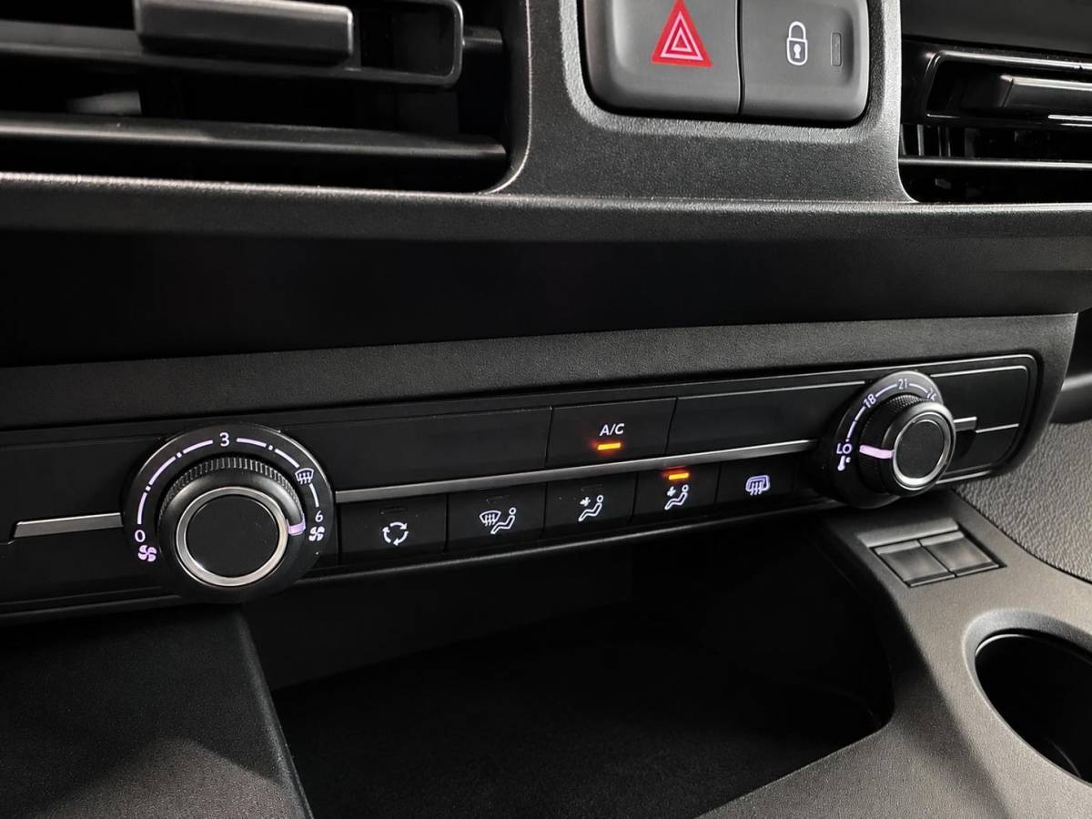 Opel Combo Opel Combo 1.5D L1H1 102 pk Edition Navigatie Apple CarPlay Android Auto Parkeerhulp achter Airco DAB