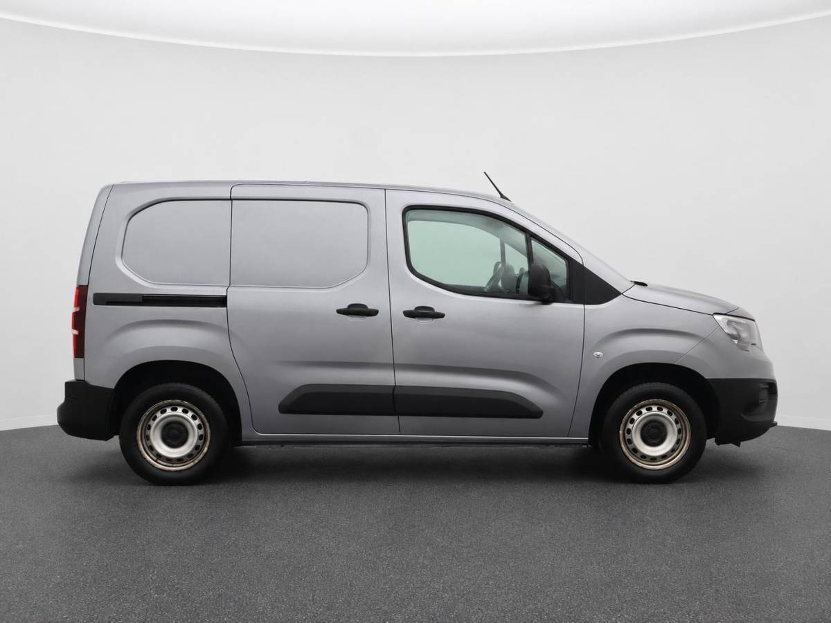 Opel Combo Opel Combo 1.5D L1H1 102 pk Edition Navigatie Apple CarPlay Android Auto Parkeerhulp achter Airco DAB