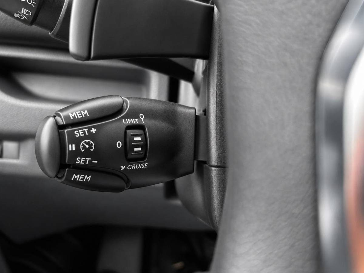 Citroën Jumpy Citroen Jumpy 2.0 BlueHDI 120 XL Driver DC Imperiaal Trekhaak Navigatie Apple CarPlay Android Auto Camera Parkeerhulp Cruise Control Verwarmbare bestuurdersstoel Climate Control