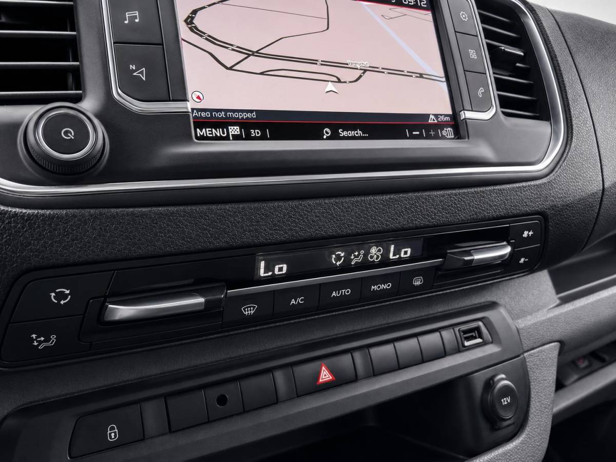 Citroën Jumpy Citroen Jumpy 2.0 BlueHDI 120 XL Driver DC Imperiaal Trekhaak Navigatie Apple CarPlay Android Auto Camera Parkeerhulp Cruise Control Verwarmbare bestuurdersstoel Climate Control