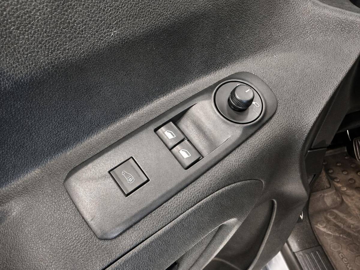 Opel Combo Opel Combo 1.5D L2H1 Edition Navigatie Apple CarPlay Android Auto Parkeerhulp achter Climate Control