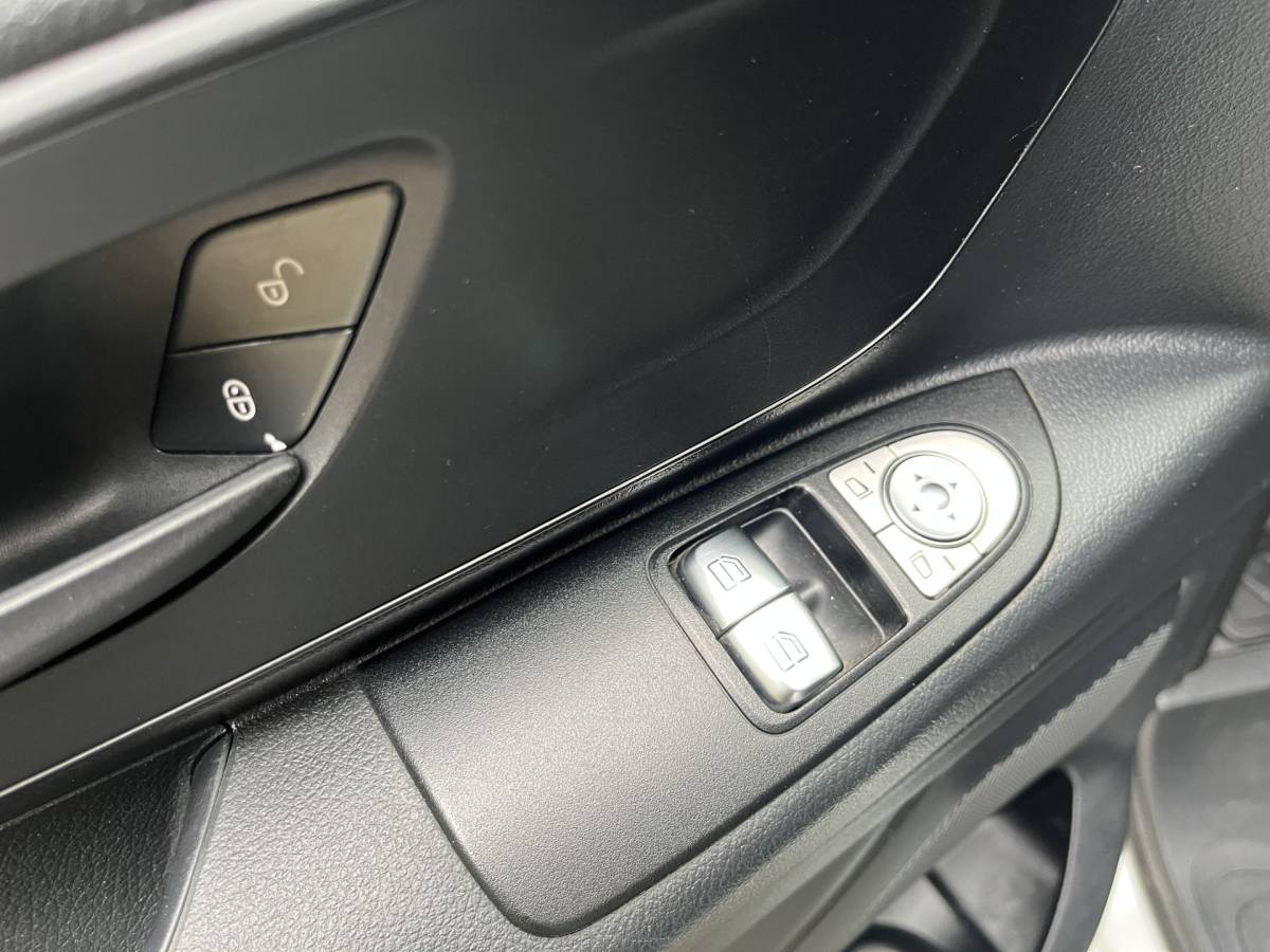 Mercedes-Benz Vito Mercedes-Benz Vito 111 CDI Lang | AIRCO | BLUETOOTH | PDC V&A | TREKHAAK
