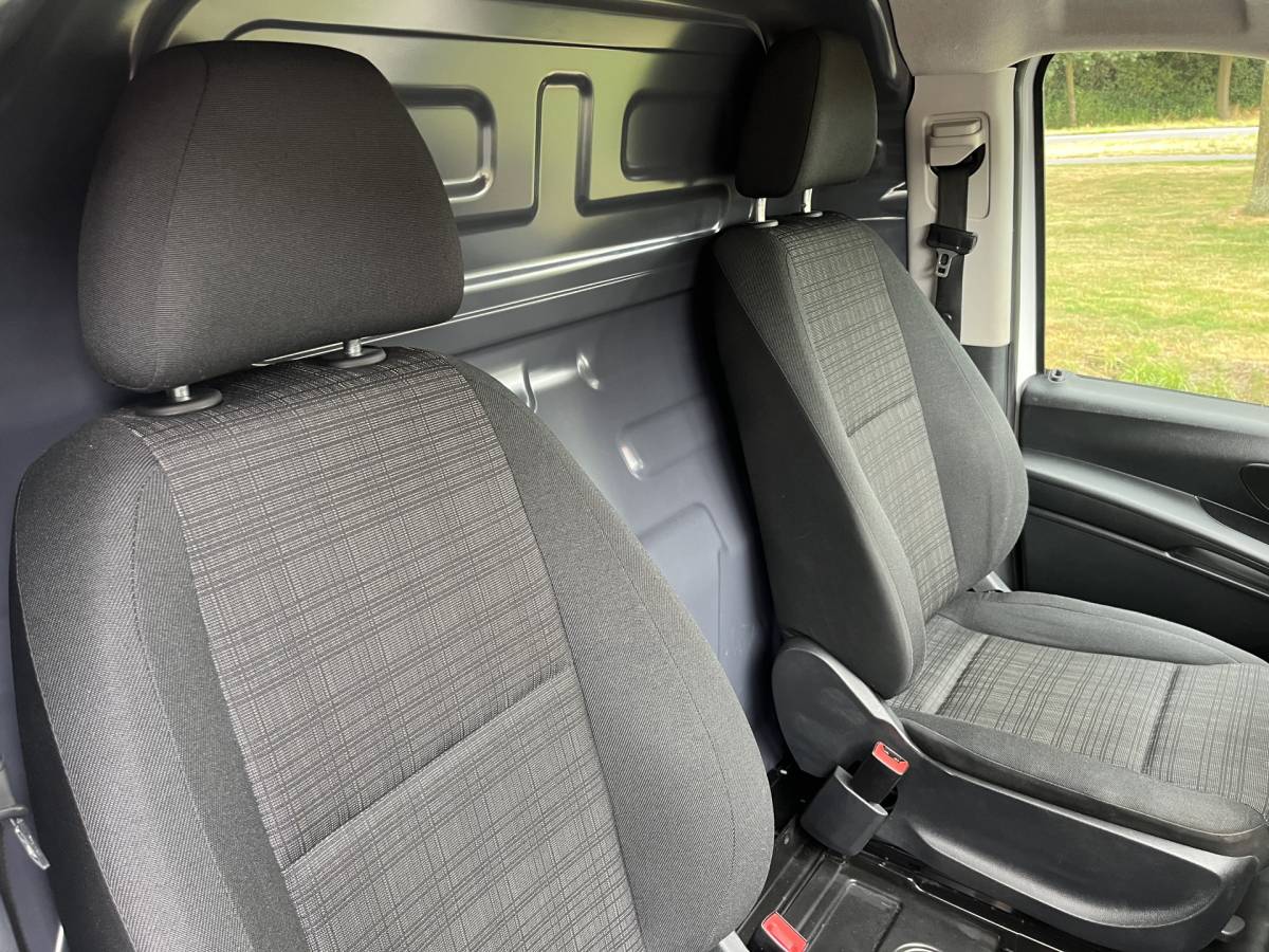 Mercedes-Benz Vito Mercedes-Benz Vito 111 CDI Lang | AIRCO | BLUETOOTH | PDC V&A | TREKHAAK