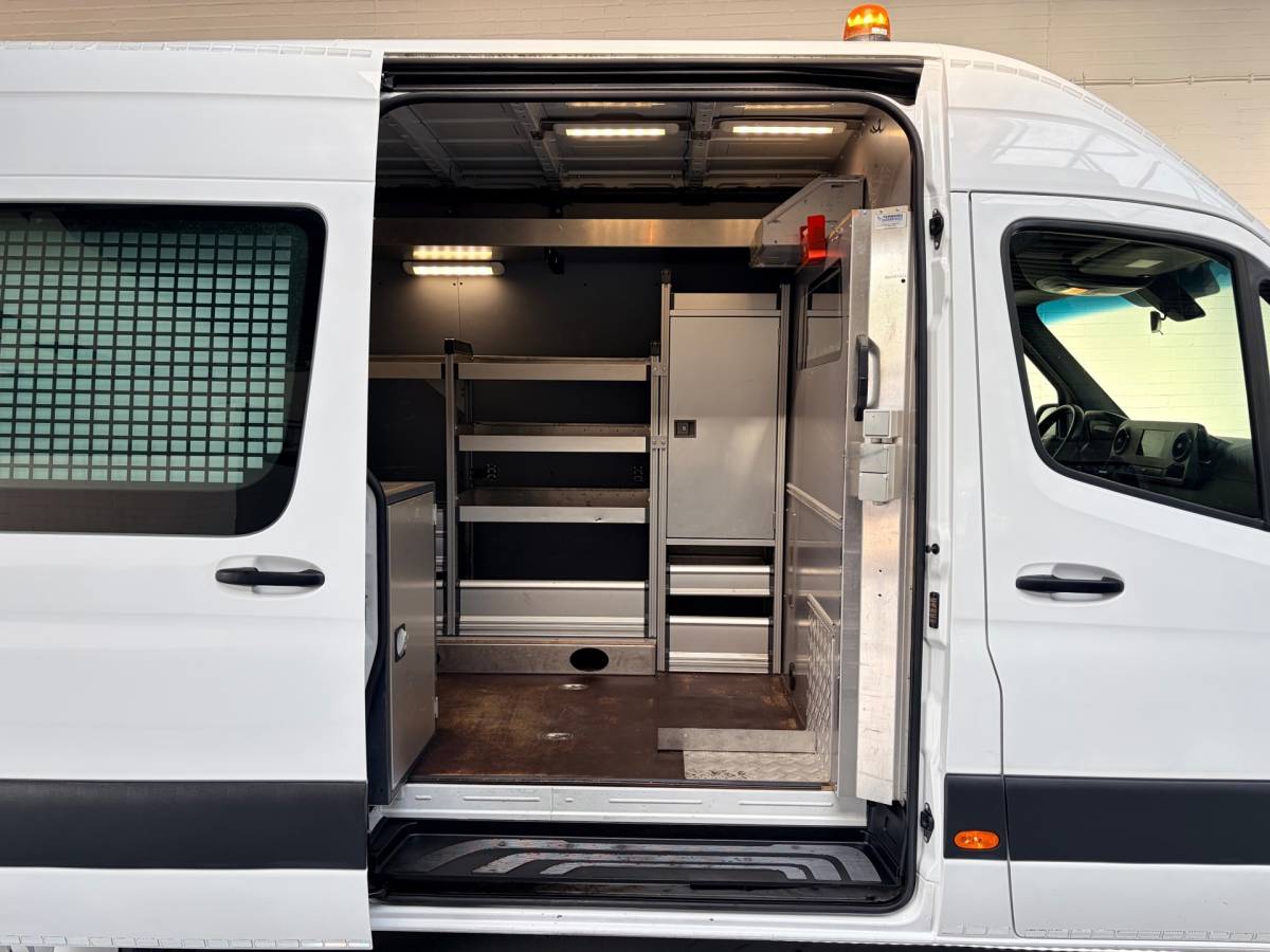 Mercedes-Benz Sprinter Mercedes-Benz Sprinter Automaat Servicewagen 315 1.9CDI 150pk L2H2 euro6 BOTT, Victron V230, Standkachel Trekhaak RIJKLAARPRIJS