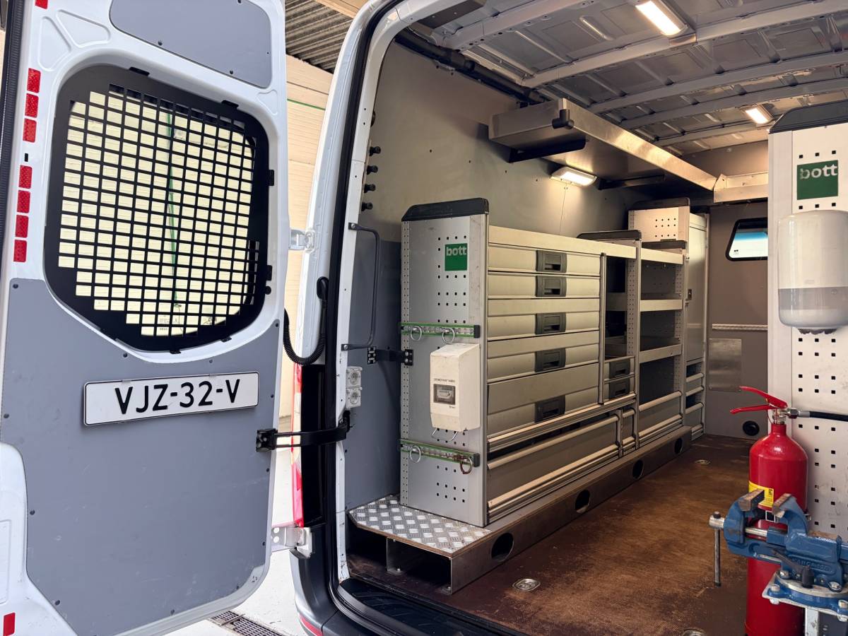 Mercedes-Benz Sprinter Mercedes-Benz Sprinter Automaat Servicewagen 315 1.9CDI 150pk L2H2 euro6 BOTT, Victron V230, Standkachel Trekhaak RIJKLAARPRIJS