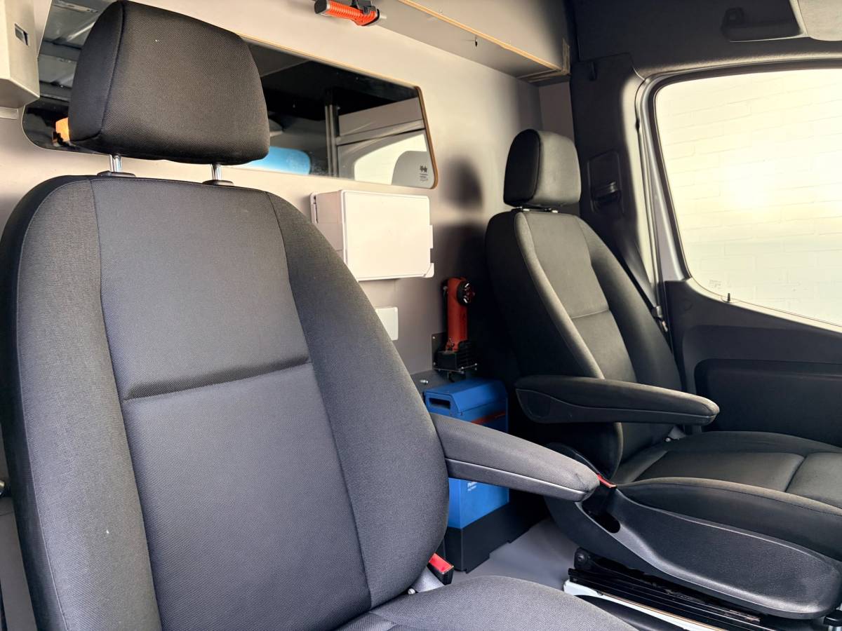 Mercedes-Benz Sprinter Mercedes-Benz Sprinter Automaat Servicewagen 315 1.9CDI 150pk L2H2 euro6 BOTT, Victron V230, Standkachel Trekhaak RIJKLAARPRIJS