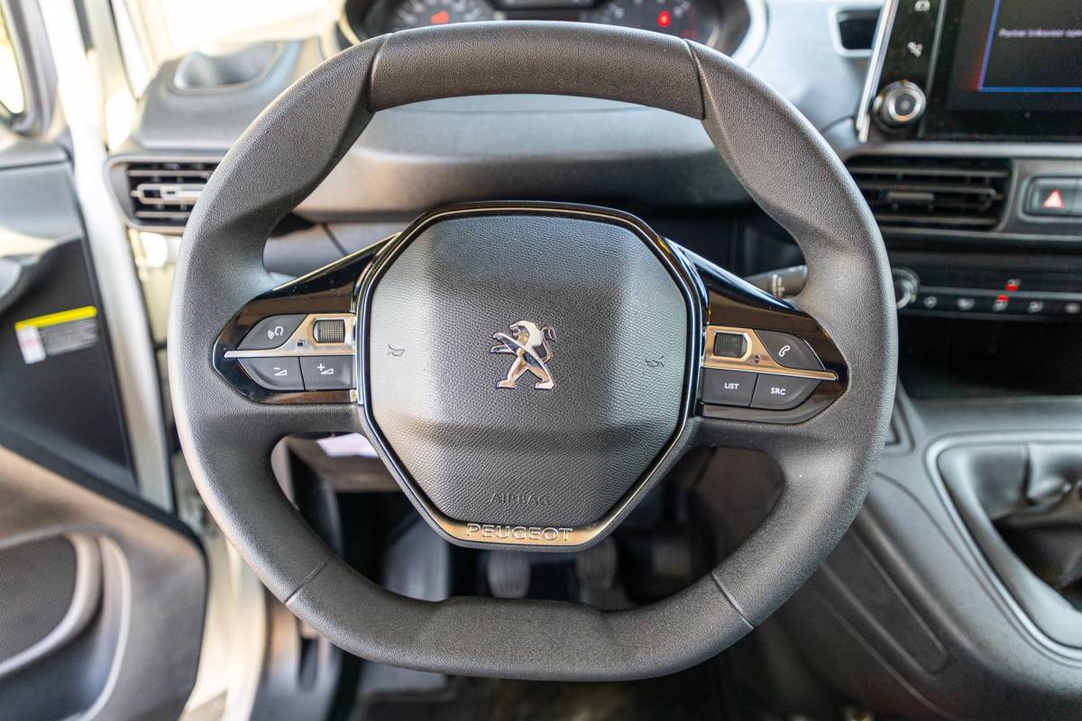 Peugeot Partner Peugeot Partner 1.2 PureTech 110 PK Premium Airco I Parkeersensoren I CarPlay I Android I Cruise I Navigatie I NAP