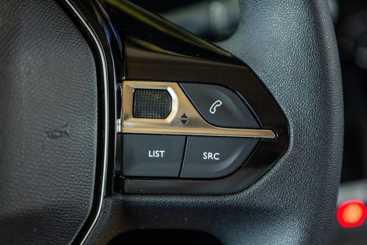 Peugeot Partner Peugeot Partner 1.2 PureTech 110 PK Premium Airco I Parkeersensoren I CarPlay I Android I Cruise I Navigatie I NAP