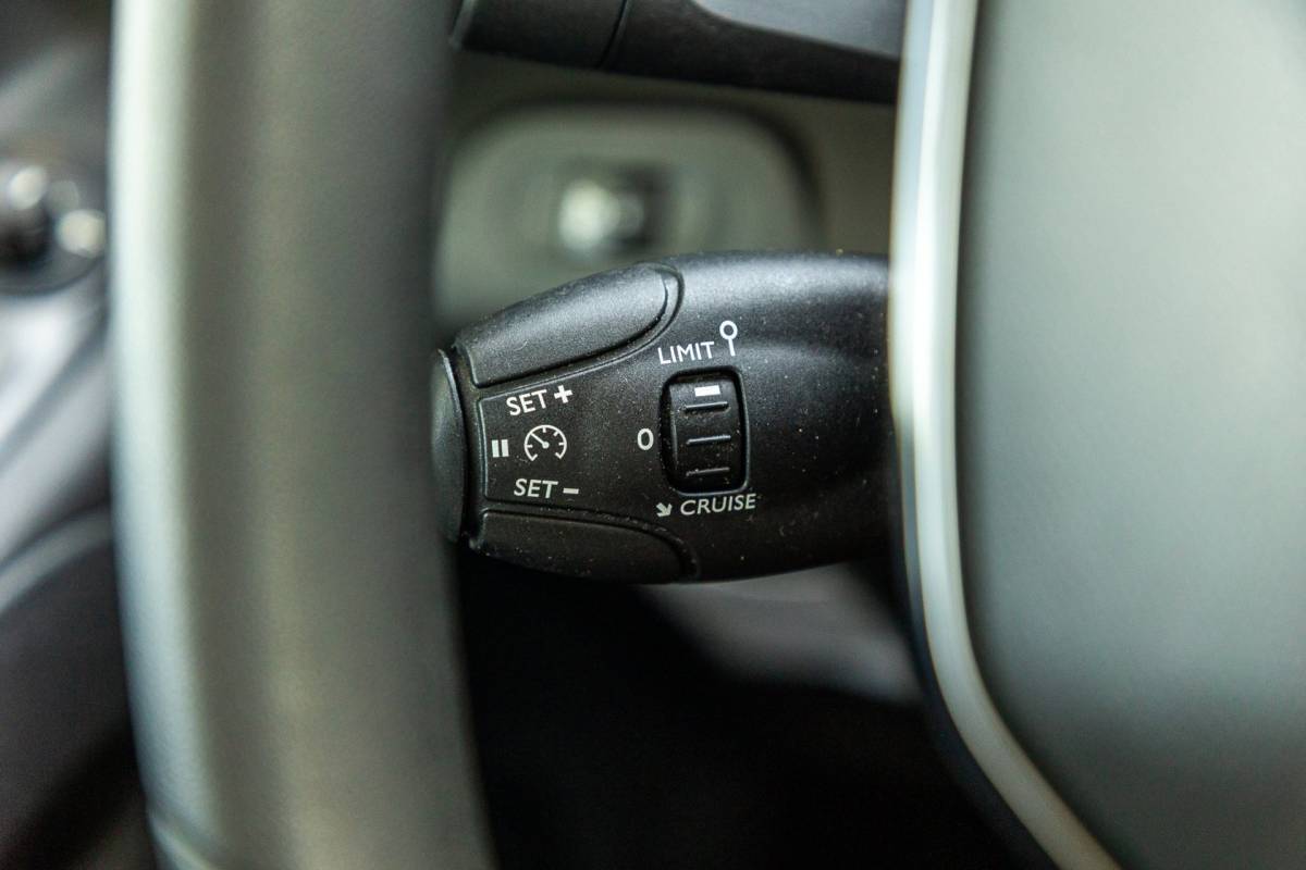 Peugeot Partner Peugeot Partner 1.2 PureTech 110 PK Premium Airco I Parkeersensoren I CarPlay I Android I Cruise I Navigatie I NAP