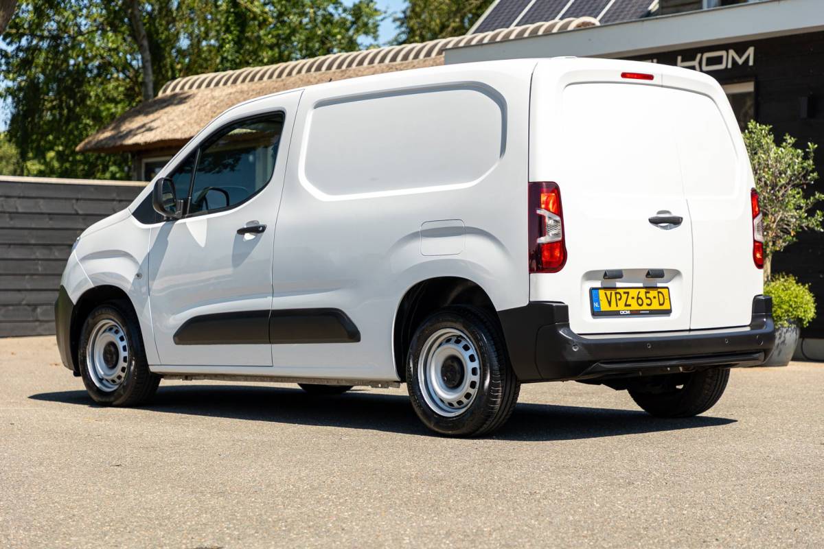 Peugeot Partner Peugeot Partner 1.2 PureTech 110 PK Premium Airco I Parkeersensoren I CarPlay I Android I Cruise I Navigatie I NAP