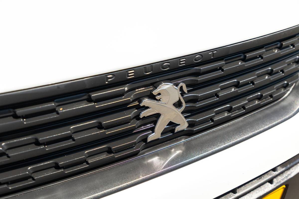Peugeot Partner Peugeot Partner 1.2 PureTech 110 PK Premium Airco I Parkeersensoren I CarPlay I Android I Cruise I Navigatie I NAP
