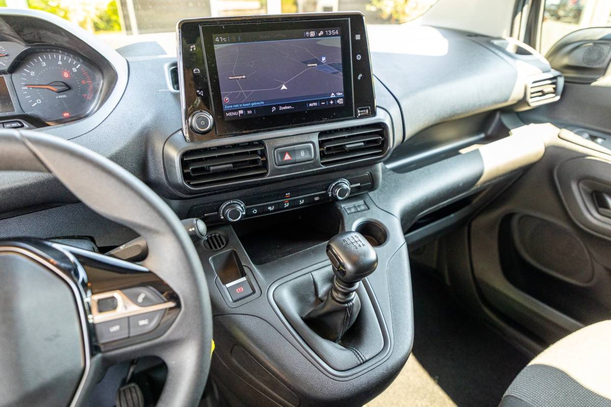 Peugeot Partner Peugeot Partner 1.2 PureTech 110 PK Premium Airco I Parkeersensoren I CarPlay I Android I Cruise I Navigatie I NAP