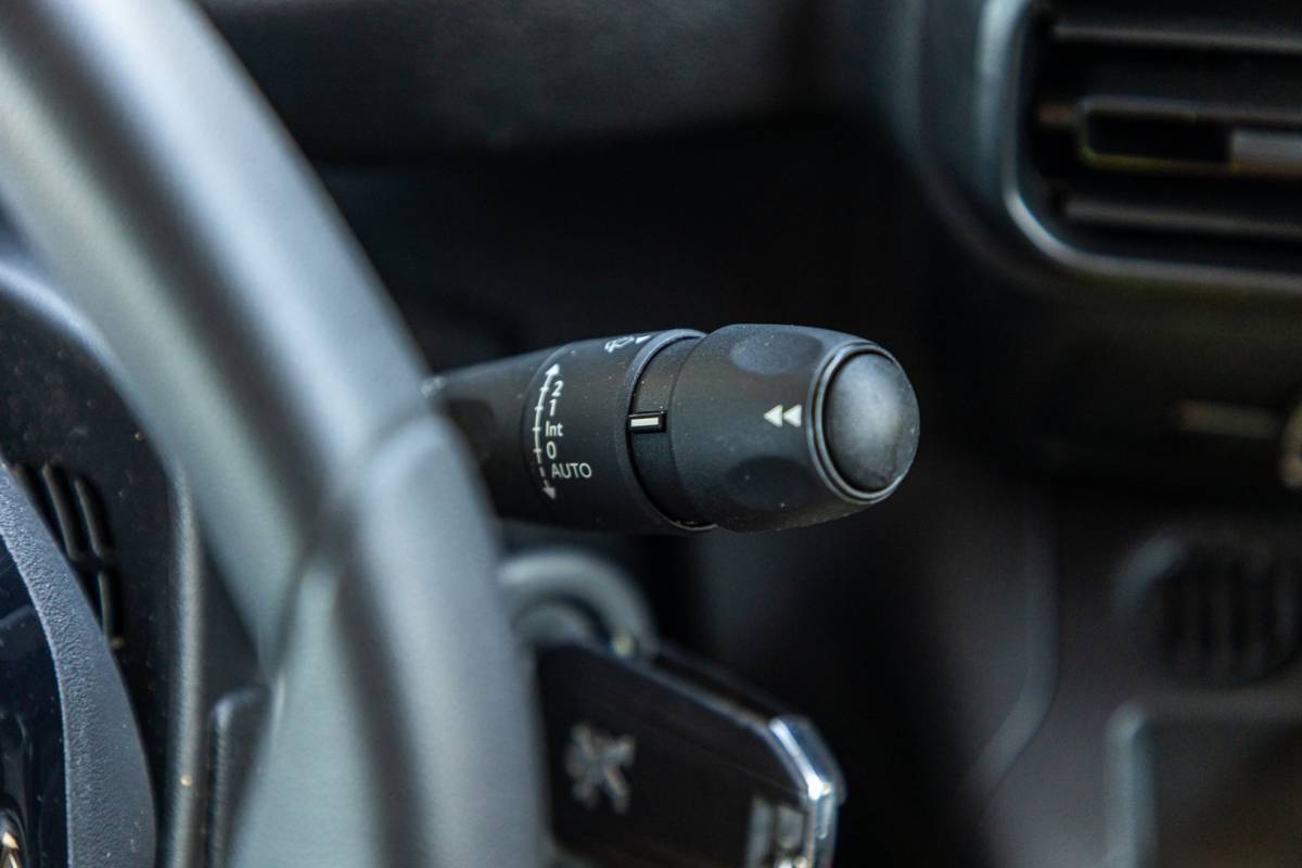 Peugeot Partner Peugeot Partner 1.2 PureTech 110 PK Premium Airco I Parkeersensoren I CarPlay I Android I Cruise I Navigatie I NAP