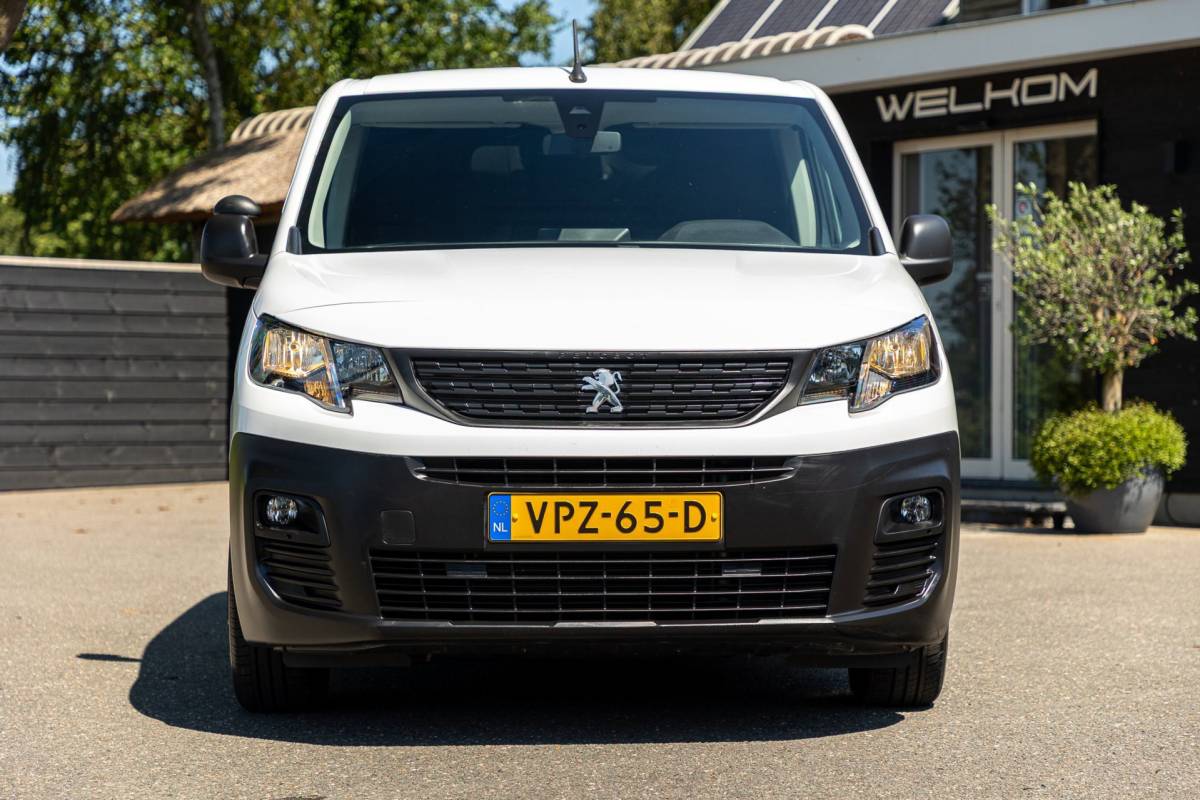 Peugeot Partner Peugeot Partner 1.2 PureTech 110 PK Premium Airco I Parkeersensoren I CarPlay I Android I Cruise I Navigatie I NAP