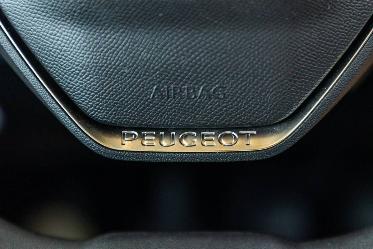 Peugeot Partner Peugeot Partner 1.2 PureTech 110 PK Premium Airco I Parkeersensoren I CarPlay I Android I Cruise I Navigatie I NAP
