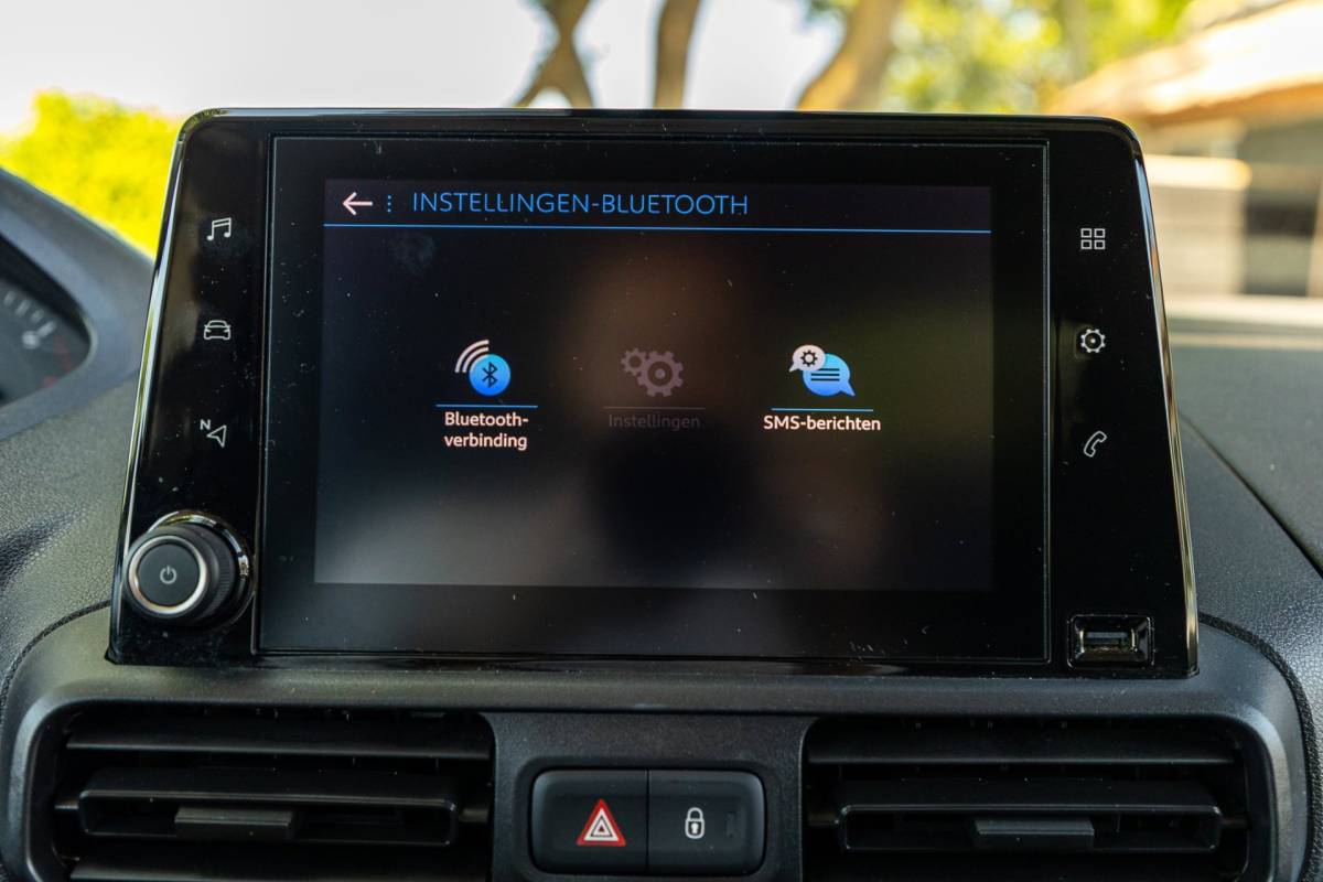Peugeot Partner Peugeot Partner 1.2 PureTech 110 PK Premium Airco I Parkeersensoren I CarPlay I Android I Cruise I Navigatie I NAP