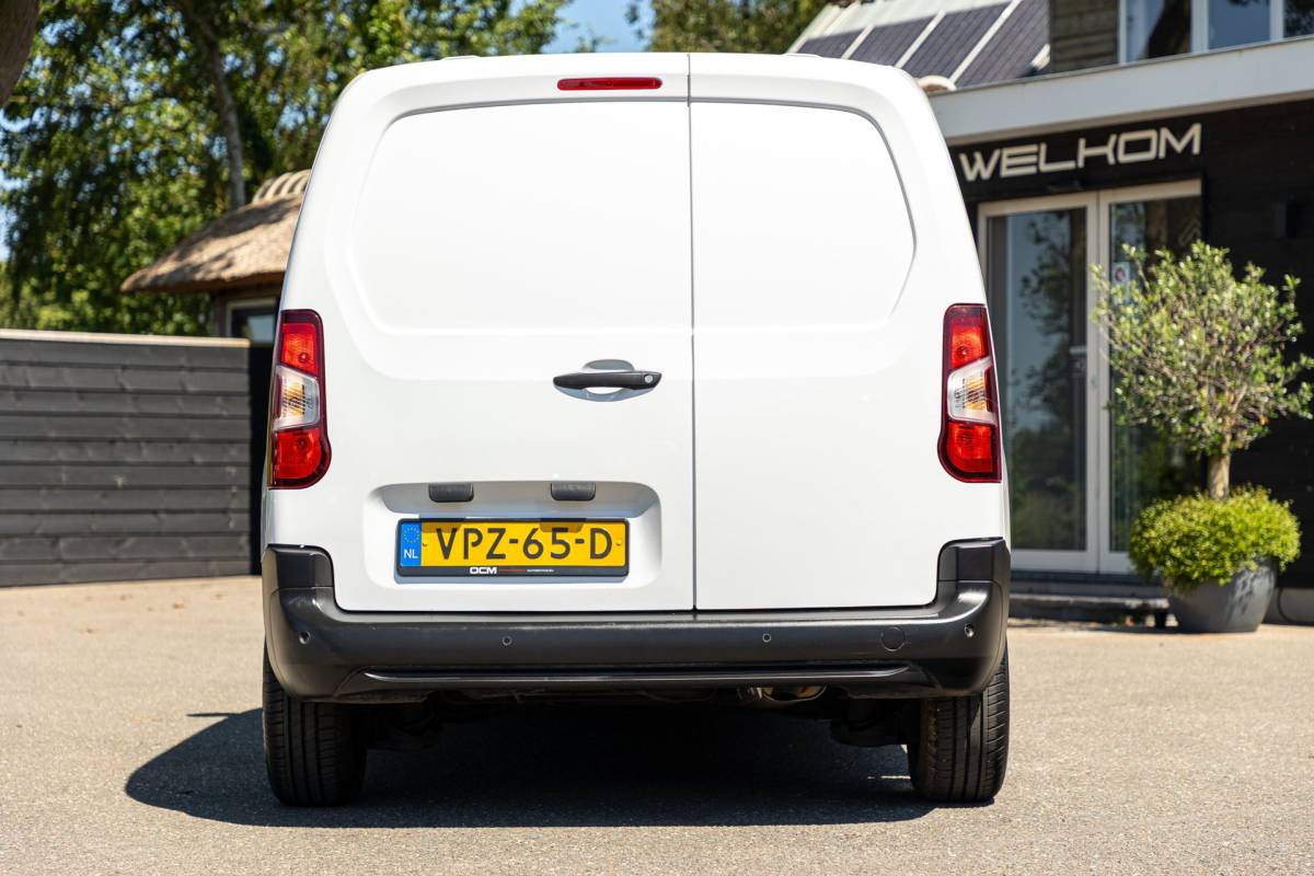 Peugeot Partner Peugeot Partner 1.2 PureTech 110 PK Premium Airco I Parkeersensoren I CarPlay I Android I Cruise I Navigatie I NAP