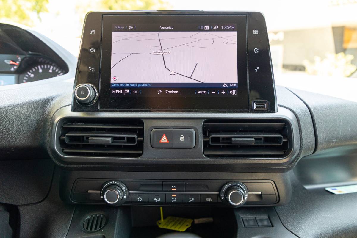 Peugeot Partner Peugeot Partner 1.2 PureTech Premium Airco I Cruise I Android I CarPlay I Parkeersensoren I Navigatie I NAP I NL Auto I 1e Eig