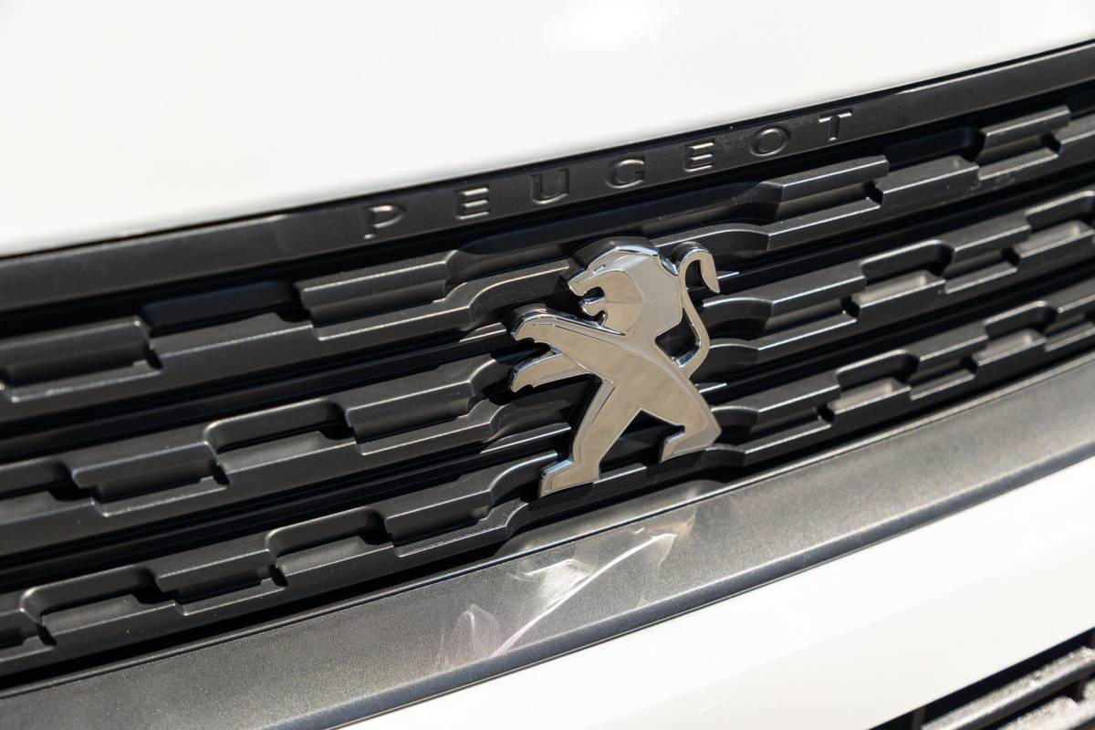 Peugeot Partner Peugeot Partner 1.2 PureTech Premium Airco I Cruise I Android I CarPlay I Parkeersensoren I Navigatie I NAP I NL Auto I 1e Eig