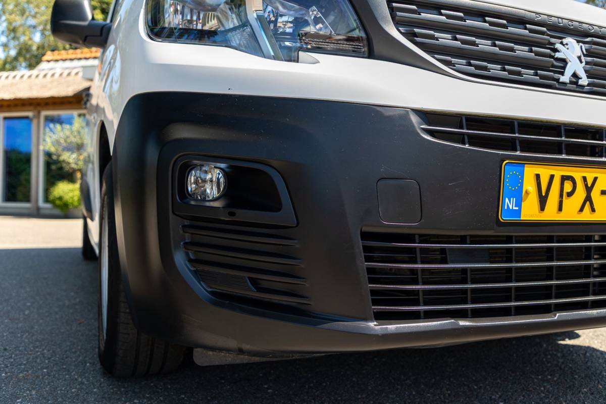 Peugeot Partner Peugeot Partner 1.2 PureTech Premium Airco I Cruise I Android I CarPlay I Parkeersensoren I Navigatie I NAP I NL Auto I 1e Eig
