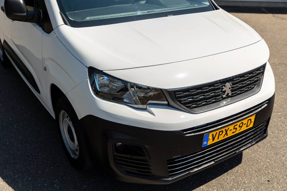 Peugeot Partner Peugeot Partner 1.2 PureTech Premium Airco I Cruise I Android I CarPlay I Parkeersensoren I Navigatie I NAP I NL Auto I 1e Eig