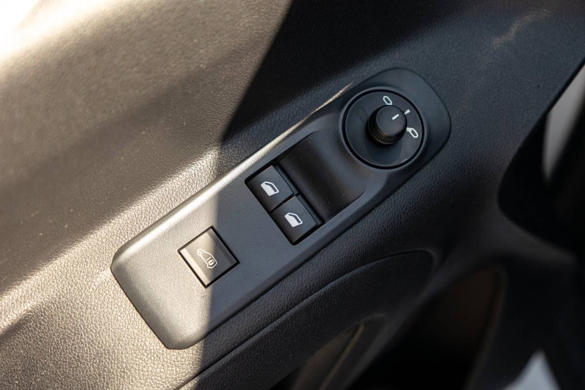Peugeot Partner Peugeot Partner 1.2 PureTech Premium Airco I Cruise I Android I CarPlay I Parkeersensoren I Navigatie I NAP I NL Auto I 1e Eig
