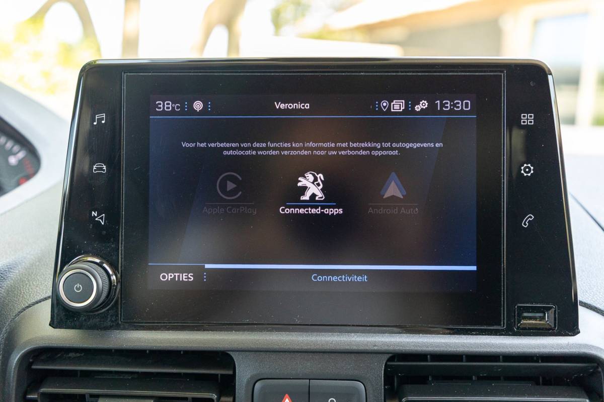 Peugeot Partner Peugeot Partner 1.2 PureTech Premium Airco I Cruise I Android I CarPlay I Parkeersensoren I Navigatie I NAP I NL Auto I 1e Eig