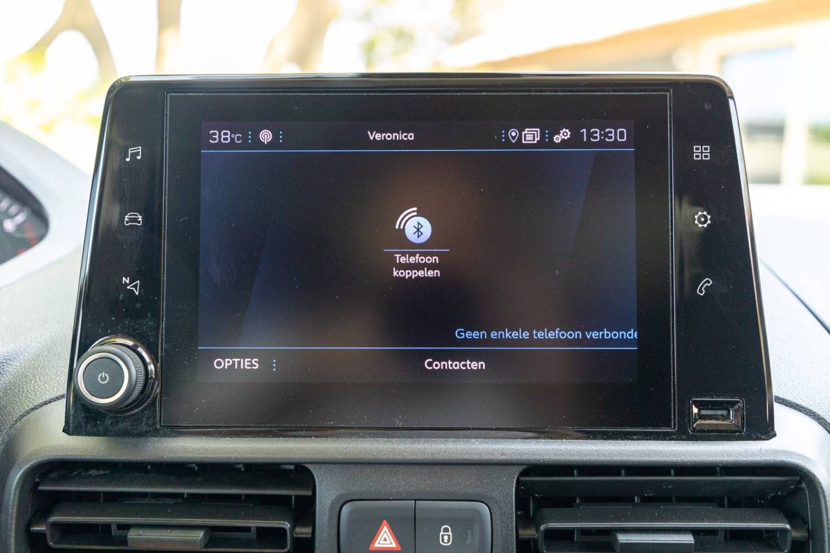 Peugeot Partner Peugeot Partner 1.2 PureTech Premium Airco I Cruise I Android I CarPlay I Parkeersensoren I Navigatie I NAP I NL Auto I 1e Eig