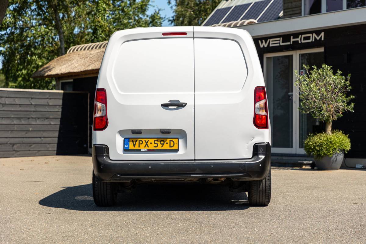 Peugeot Partner Peugeot Partner 1.2 PureTech Premium Airco I Cruise I Android I CarPlay I Parkeersensoren I Navigatie I NAP I NL Auto I 1e Eig
