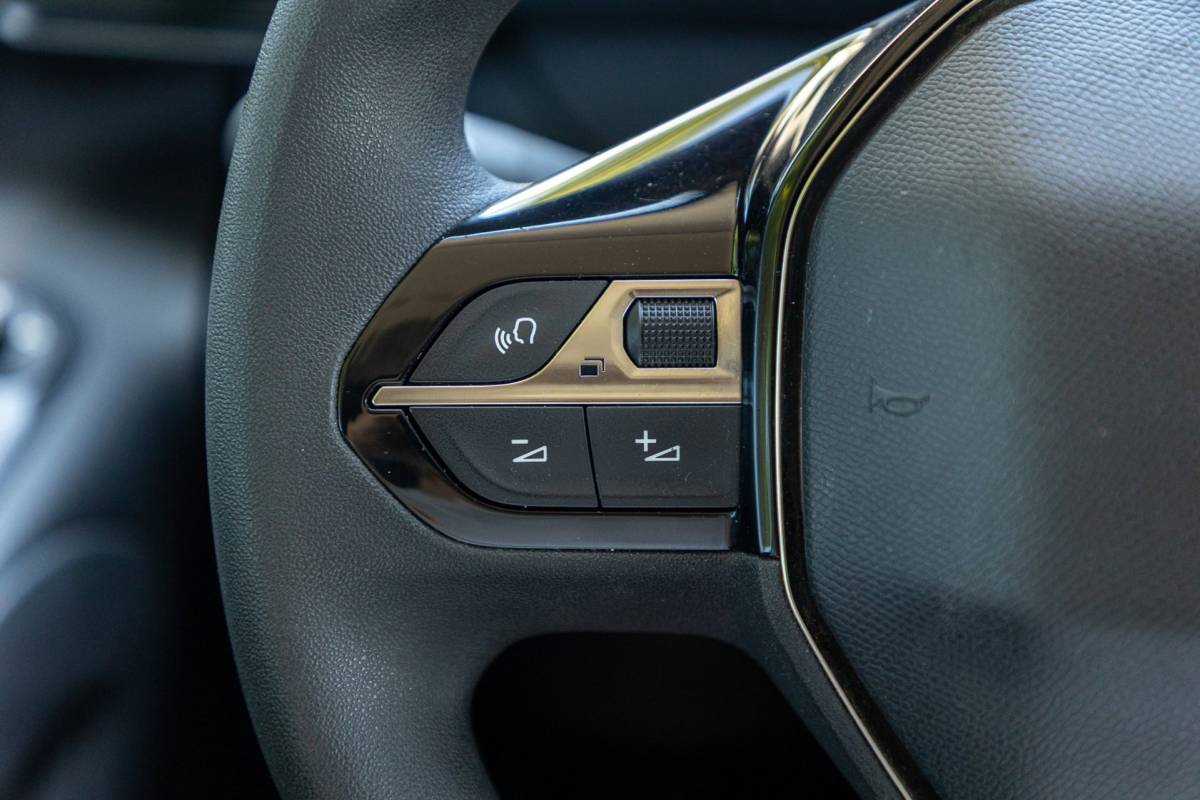 Peugeot Partner Peugeot Partner 1.2 PureTech Premium Airco I Cruise I Android I CarPlay I Parkeersensoren I Navigatie I NAP I NL Auto I 1e Eig