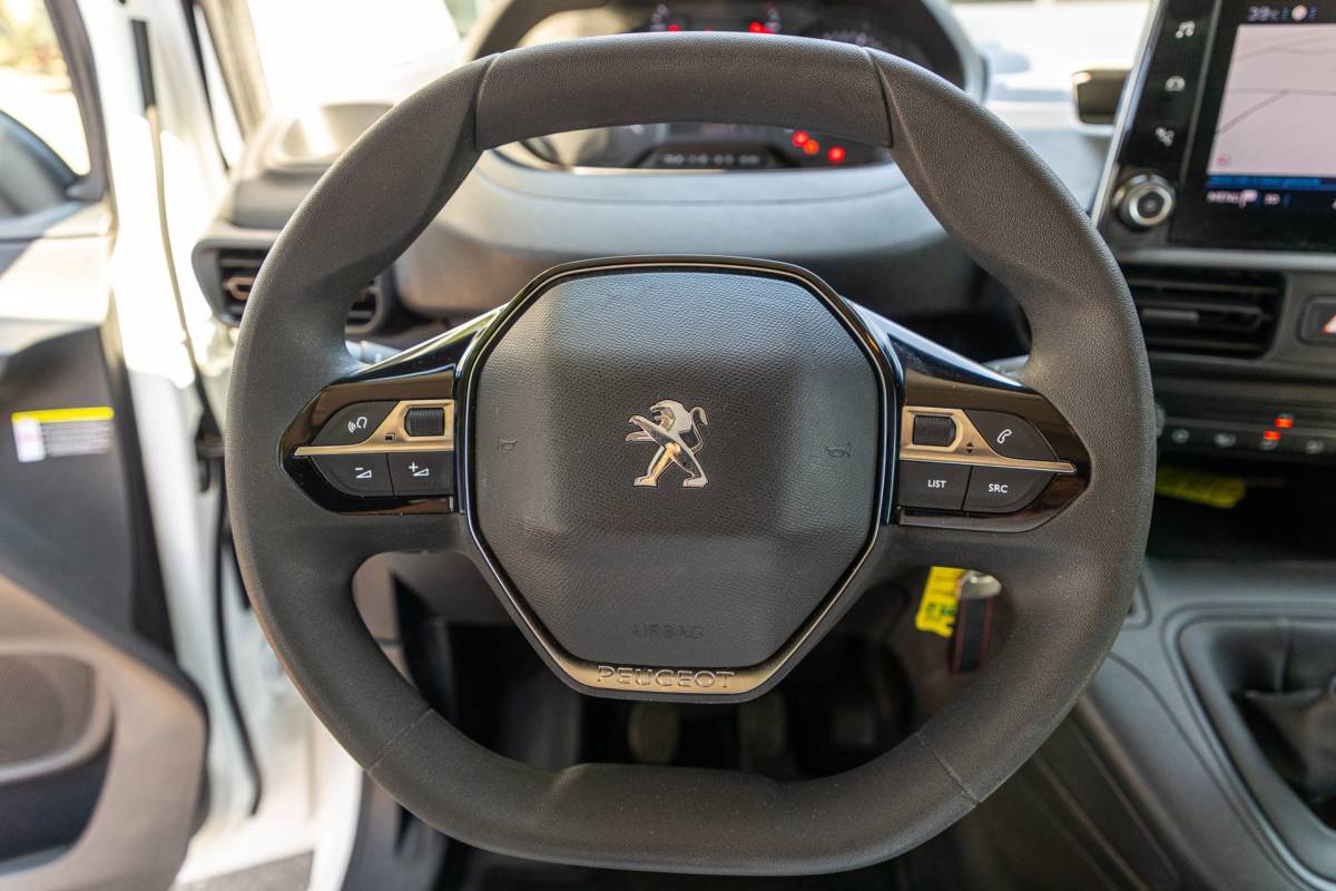 Peugeot Partner Peugeot Partner 1.2 PureTech Premium Airco I Cruise I Android I CarPlay I Parkeersensoren I Navigatie I NAP I NL Auto I 1e Eig