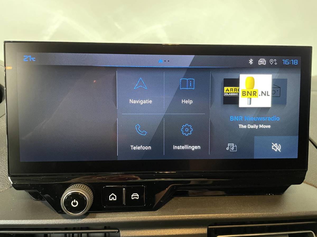 Peugeot Partner Peugeot Partner 1.5 BlueHDi 130PK Automaat L2 Navigatie Apple Carplay / Android Auto DAB trekhaak Cruise Control Airco Houten bekleding laadruimte
