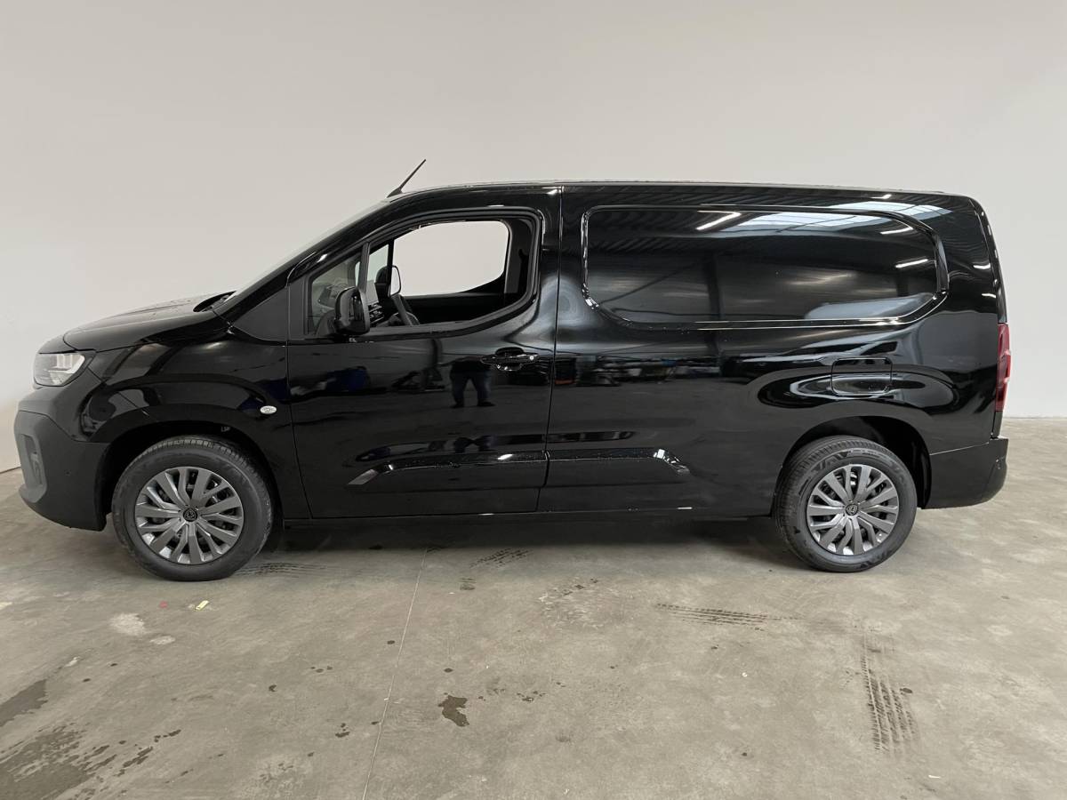 Peugeot Partner Peugeot Partner 1.5 BlueHDi 130PK Automaat L2 Navigatie Apple Carplay / Android Auto DAB trekhaak Cruise Control Airco Houten bekleding laadruimte