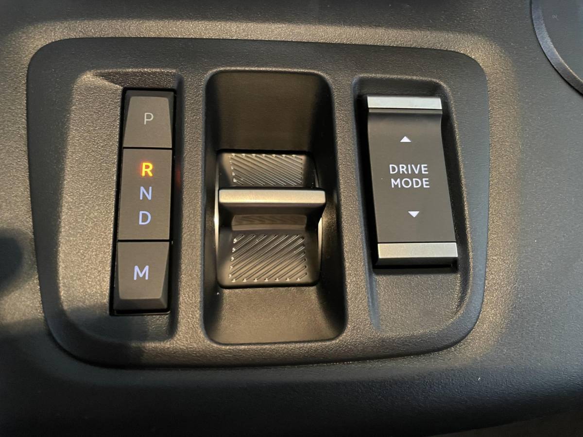 Peugeot Partner Peugeot Partner 1.5 BlueHDi 130PK Automaat L2 Navigatie Apple Carplay / Android Auto DAB trekhaak Cruise Control Airco Houten bekleding laadruimte