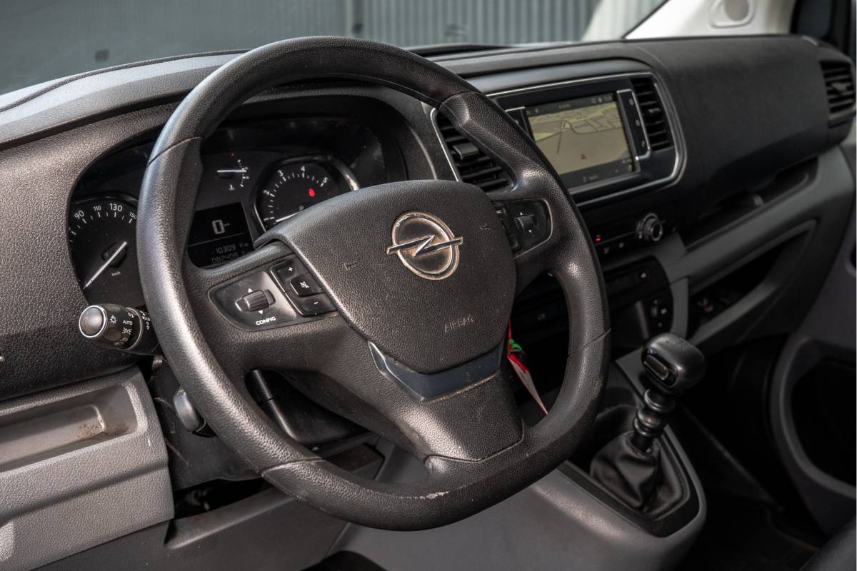 Opel Vivaro Opel Vivaro 1.5 L2H1 | 3-Zits | Carplay | Cruise | PDC | Airco