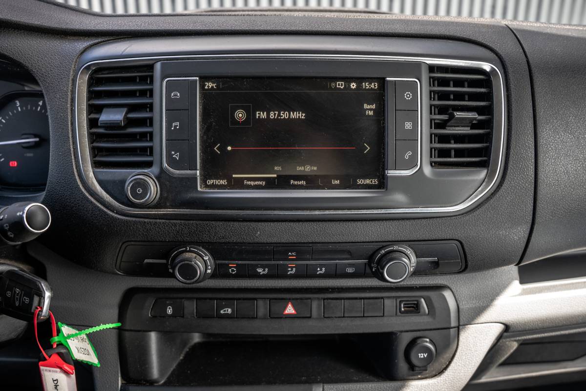 Opel Vivaro Opel Vivaro 1.5 L2H1 | 3-Zits | Carplay | Cruise | PDC | Airco