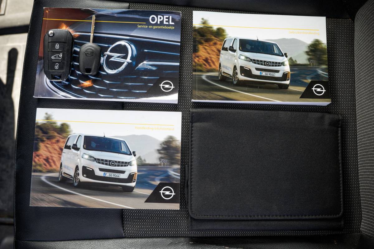 Opel Vivaro Opel Vivaro 1.5 L2H1 | 3-Zits | Carplay | Cruise | PDC | Airco