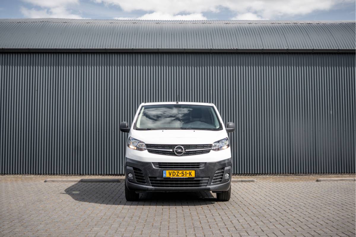 Opel Vivaro Opel Vivaro 1.5 L2H1 | 3-Zits | Carplay | Cruise | PDC | Airco