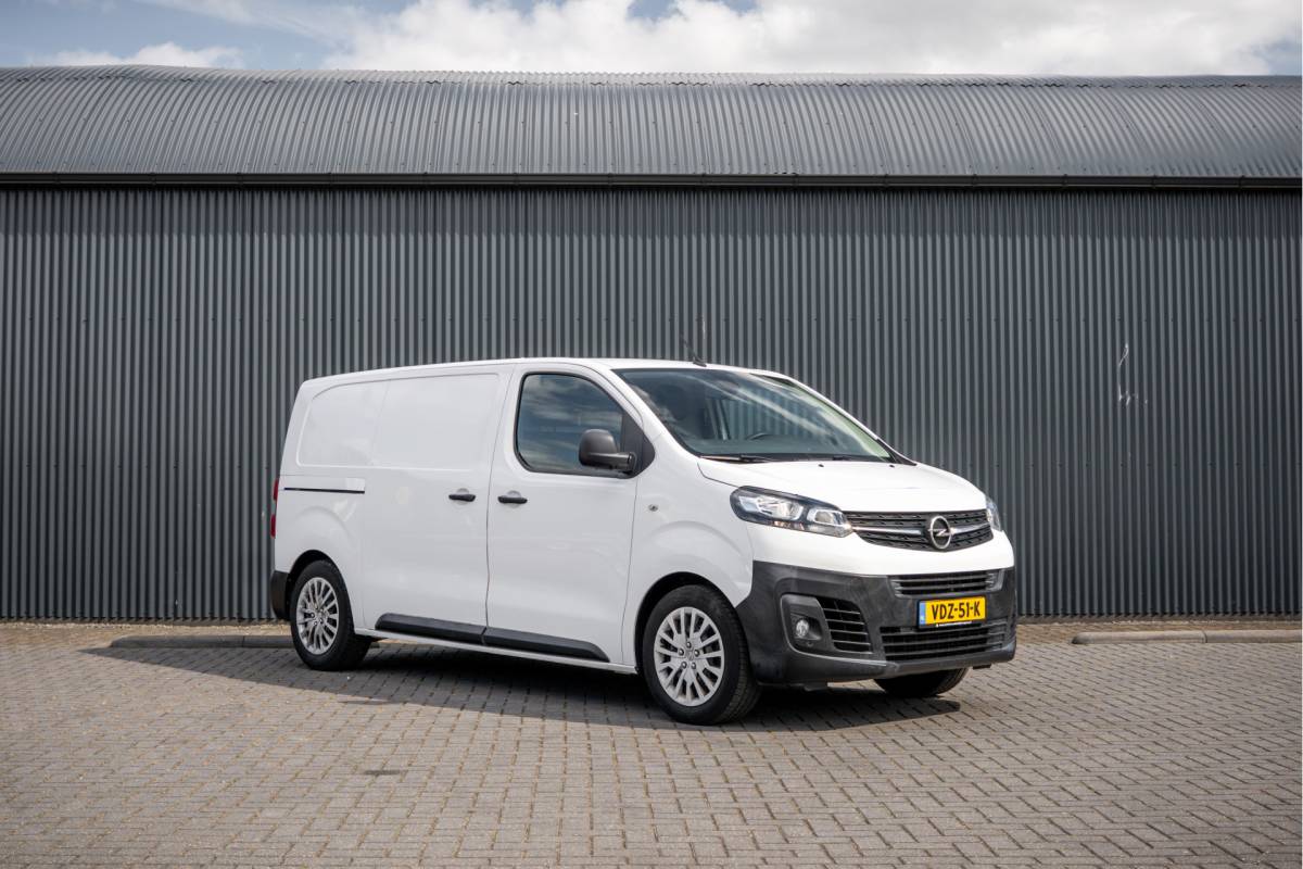 Opel Vivaro Opel Vivaro 1.5 L2H1 | 3-Zits | Carplay | Cruise | PDC | Airco