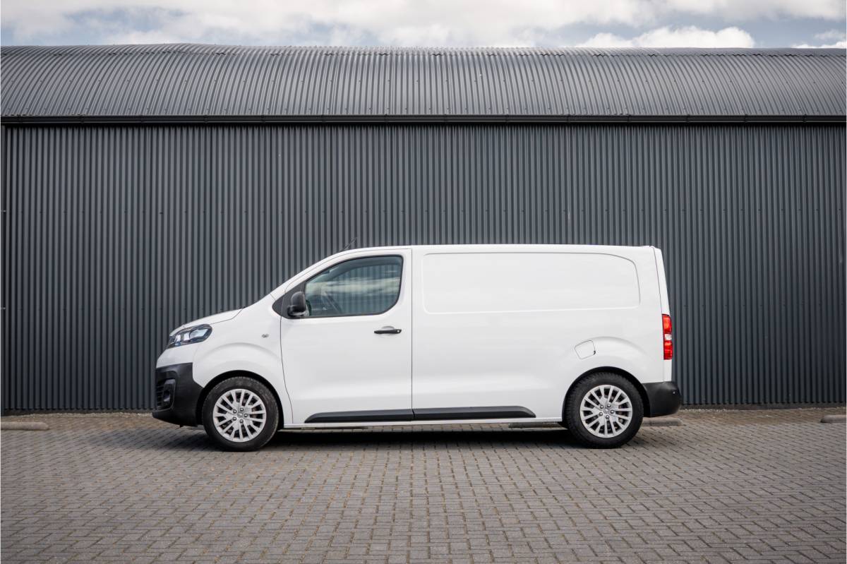 Opel Vivaro Opel Vivaro 1.5 L2H1 | 3-Zits | Carplay | Cruise | PDC | Airco