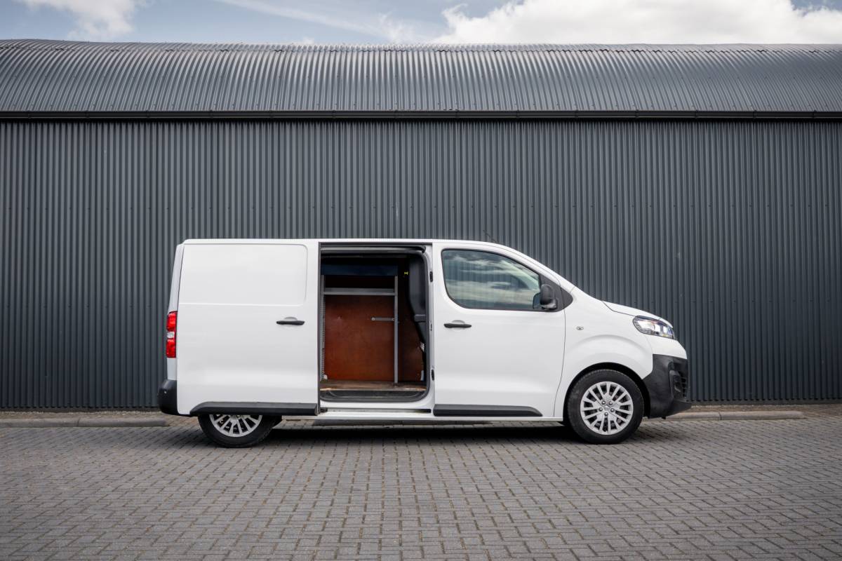 Opel Vivaro Opel Vivaro 1.5 L2H1 | 3-Zits | Carplay | Cruise | PDC | Airco