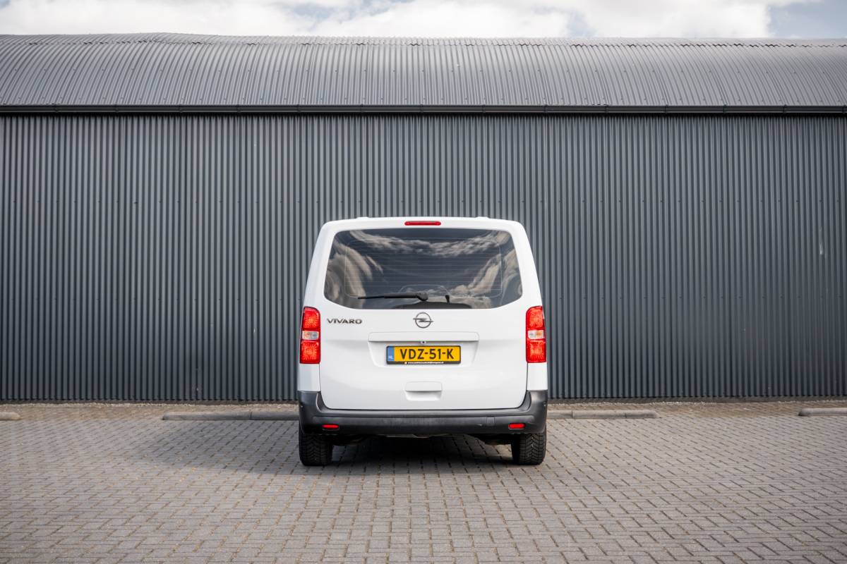 Opel Vivaro Opel Vivaro 1.5 L2H1 | 3-Zits | Carplay | Cruise | PDC | Airco
