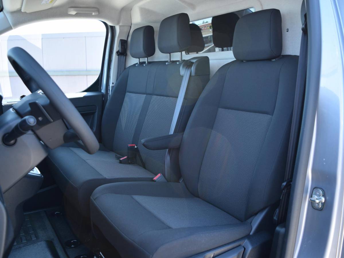 Peugeot e-Expert Peugeot e-Expert EV L2 75 kWh Laadruimte betimmering l Navigatie l Draadloos Android Auto/Apple