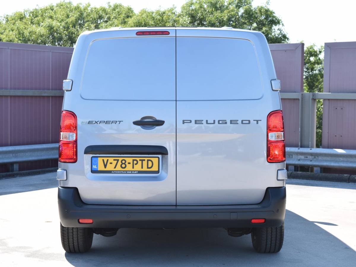 Peugeot e-Expert Peugeot e-Expert EV L2 75 kWh Laadruimte betimmering l Navigatie l Draadloos Android Auto/Apple