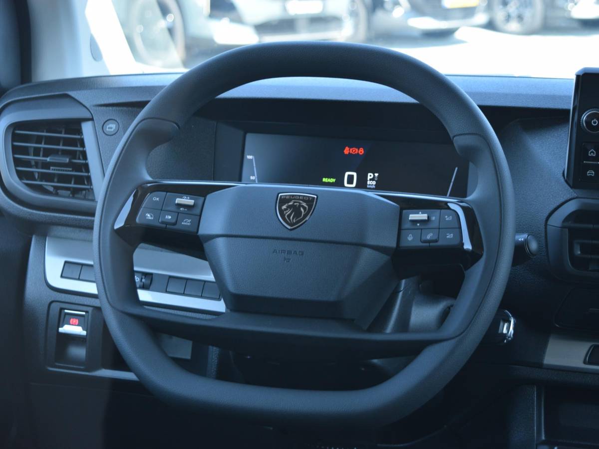 Peugeot e-Expert Peugeot e-Expert EV L2 75 kWh Laadruimte betimmering l Navigatie l Draadloos Android Auto/Apple