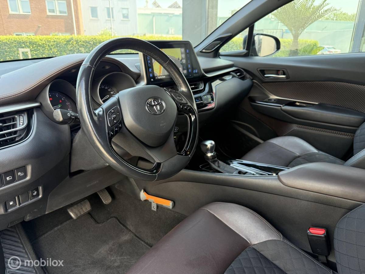 Toyota C-HR Toyota C-HR 1.2 Dynamic Camera/JBL!/LED/Black-pack/Winterpakket