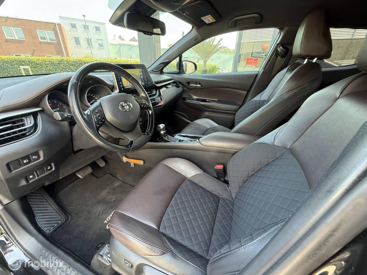 Toyota C-HR Toyota C-HR 1.2 Dynamic Camera/JBL!/LED/Black-pack/Winterpakket
